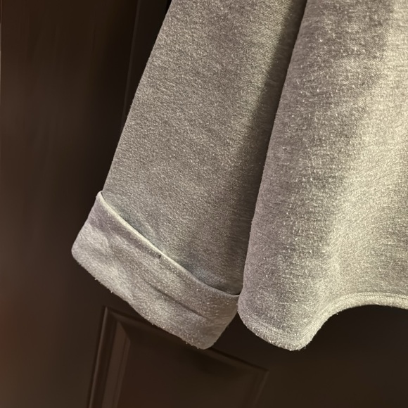 Dee Elly Sweatshirt - Picture 3 of 6